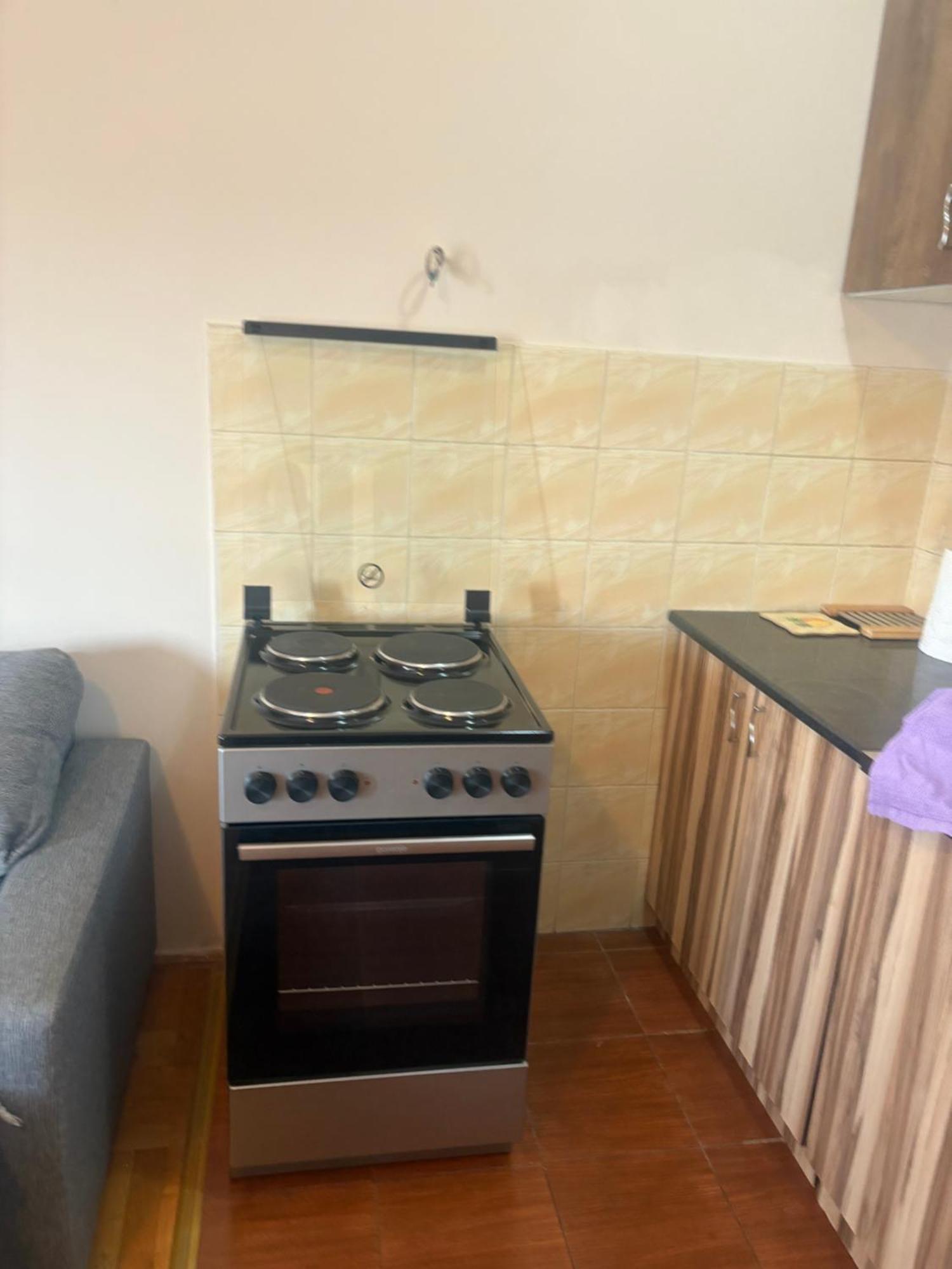 Stan Blizu Izlaza Na Autoput Mali Mokri Lug Exterior foto